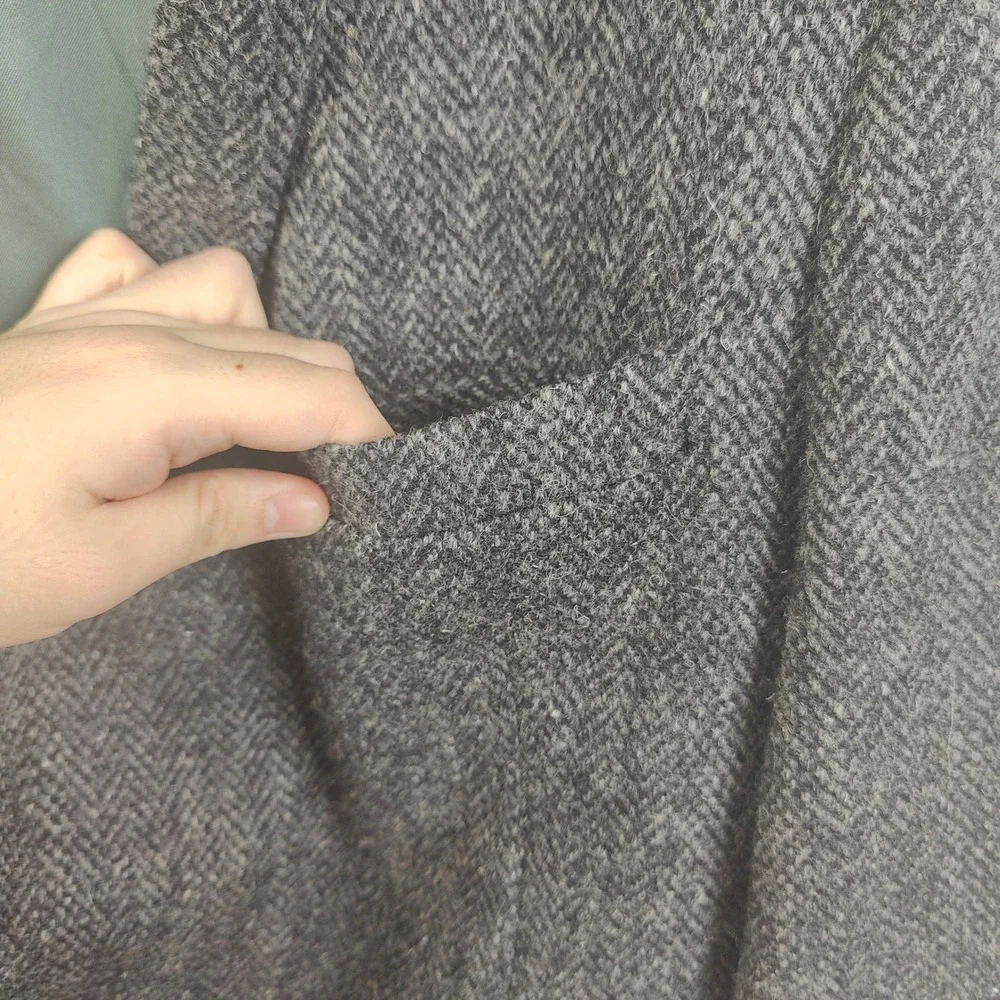 Vintage Harris Tweed Men Blazer XL Gray Herringbone Scottish Wool Academic